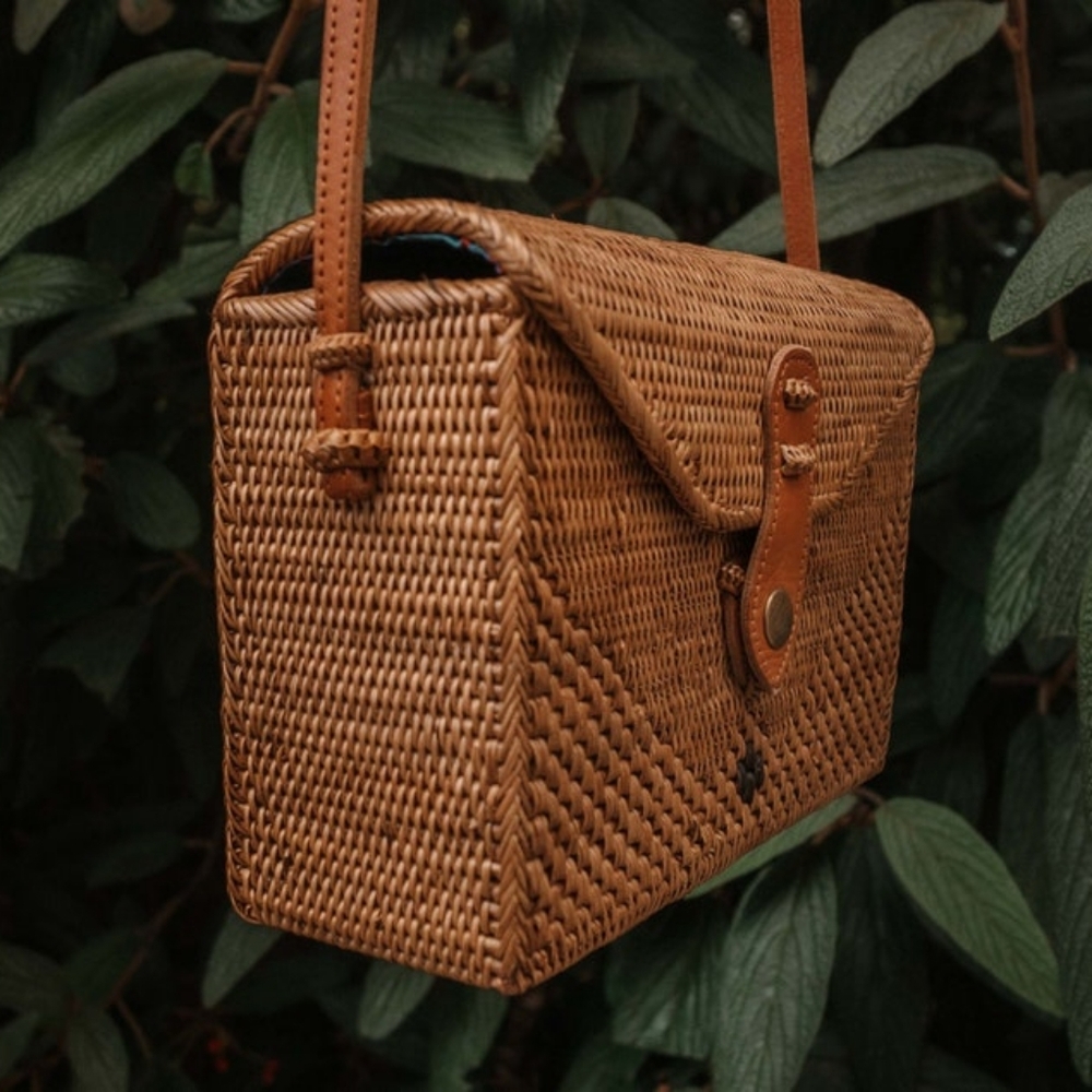 Handmade Straw Rattan Bag with Strap - OS - Picture 10 of 11